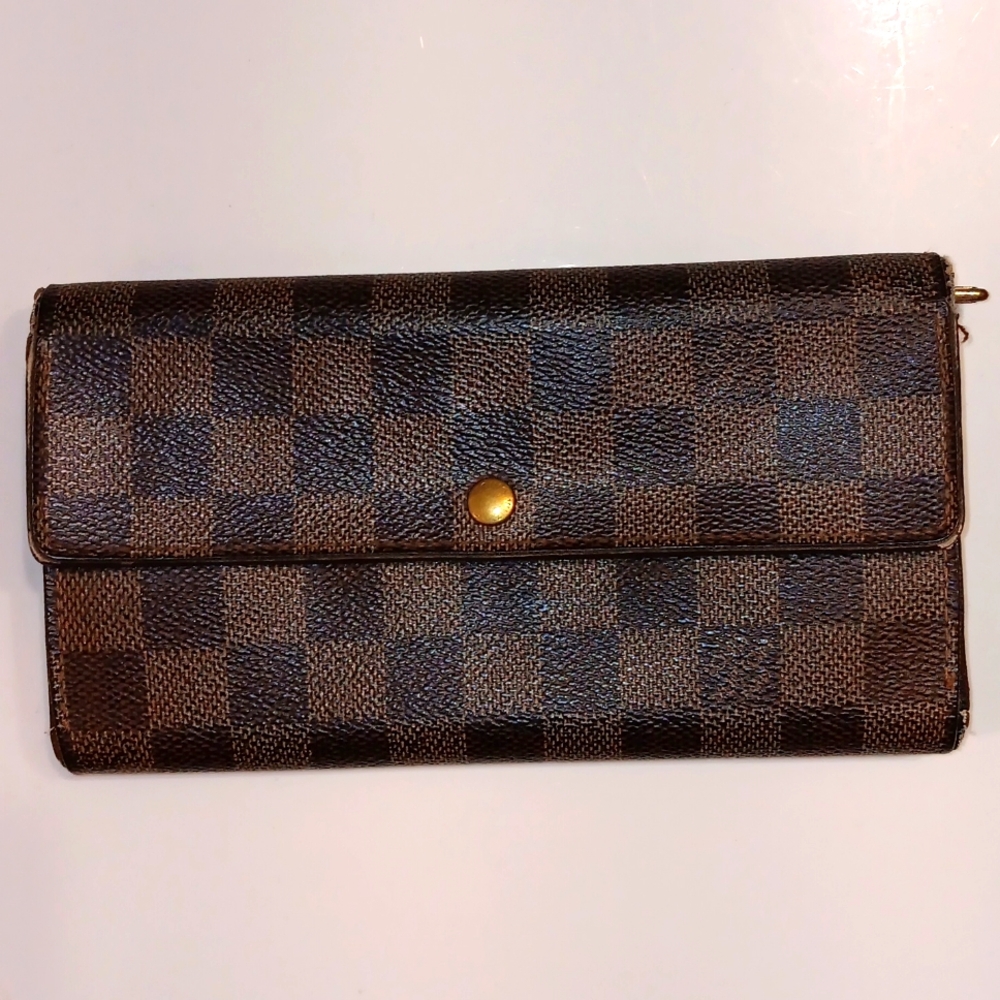Louis Vuitton Damier Sarah long wallet authentic